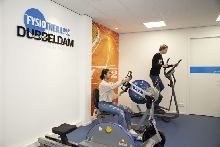 2 mensen zijn bezig met een gezonde leefstijl