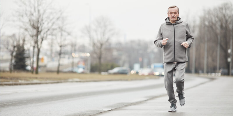 Ischias Man is aan het hardlopen en heeft ischias